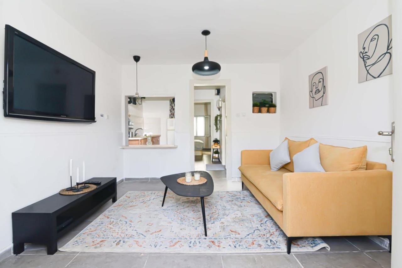 Ferienwohnung הדירה בלבן Hadera Exterior foto